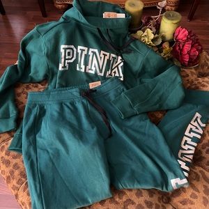 🌸Emerald/Forest Green Color PINK BRAND Set🌸Top sz Small/Skinny Joggers sz Med